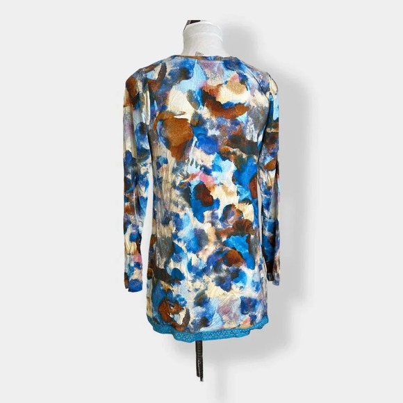 LOGO by Lori Goldstein Rayon‎ 230 Printed Top with Lace Hem - Picture 3 of 6